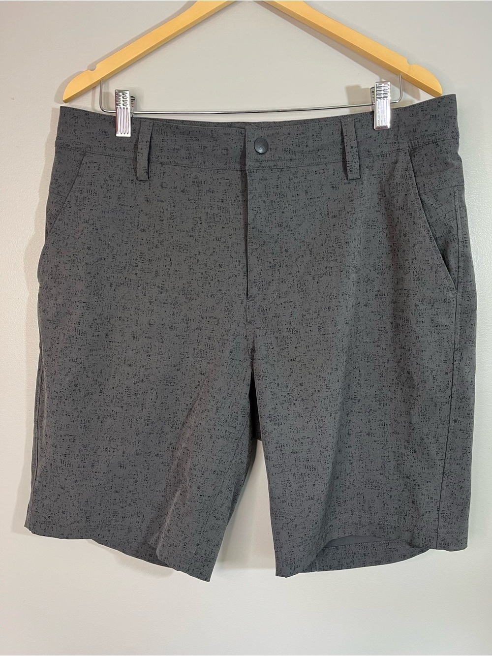 REI Gray Milford Hybrid 9” Walking Hiking  Performance Shorts Flat Front Mens 34